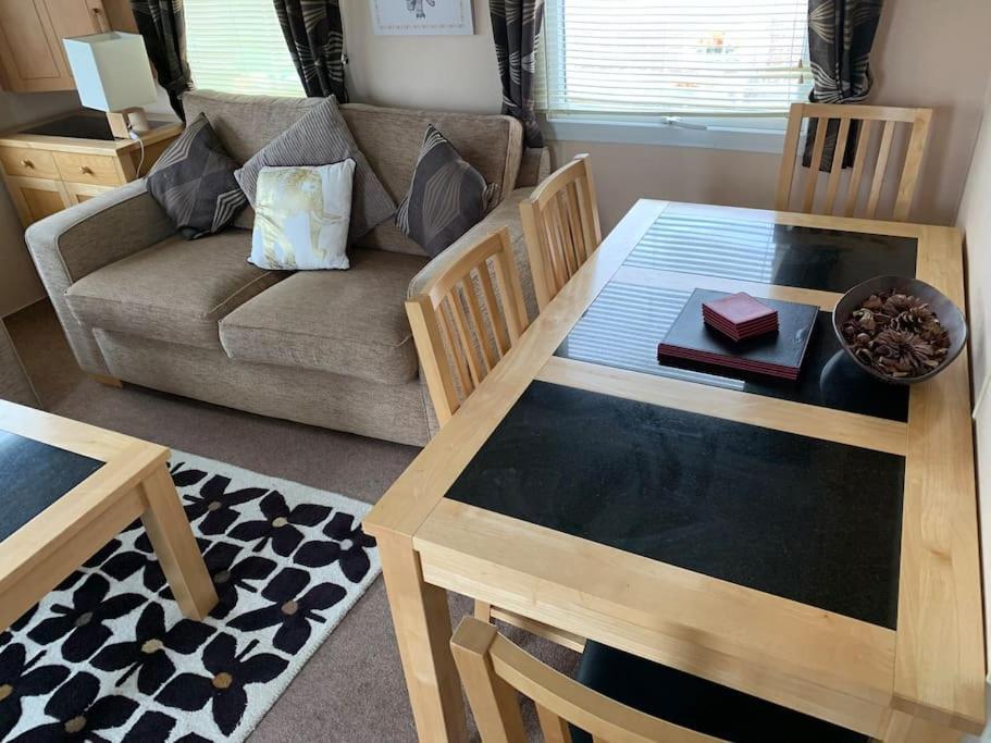 6 Berth Caravan On Sealands Site. Double Glazing Villa Ingoldmells Exterior photo